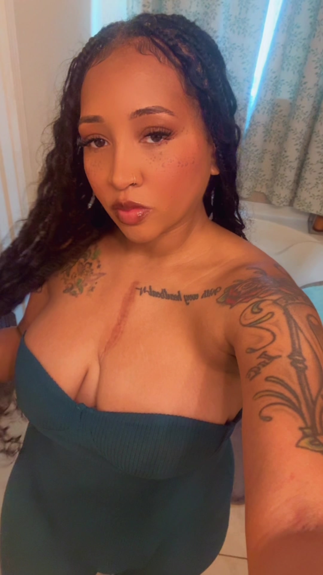 @Bamela_Lee