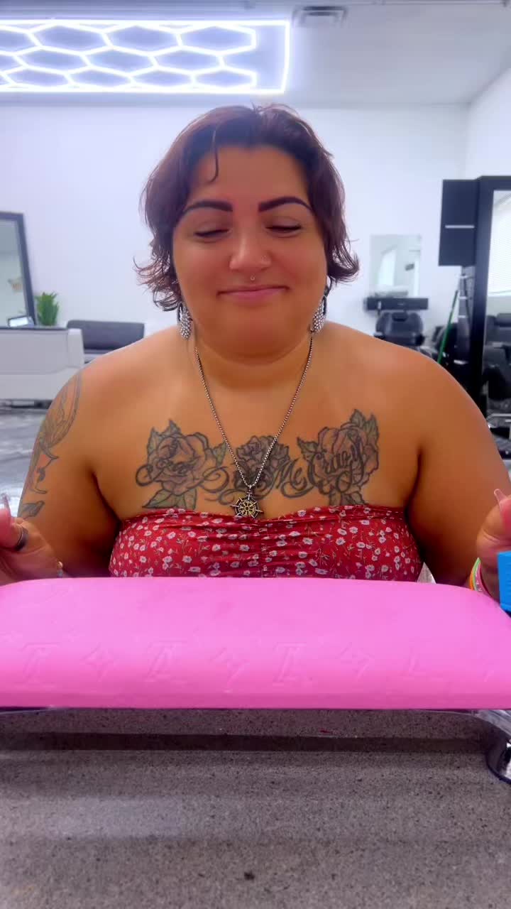 @MiMi 🎨🦋👑🦄