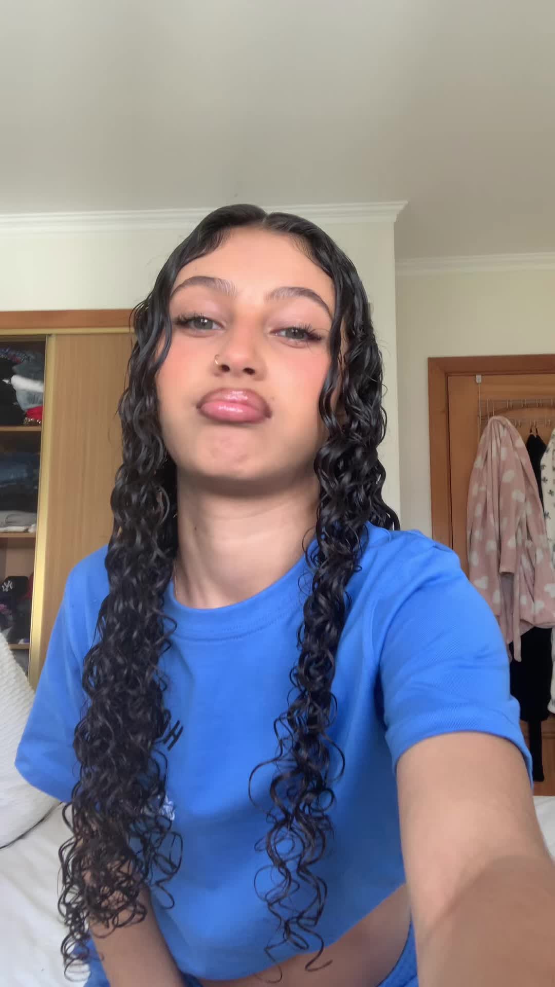 @_.ainyy._