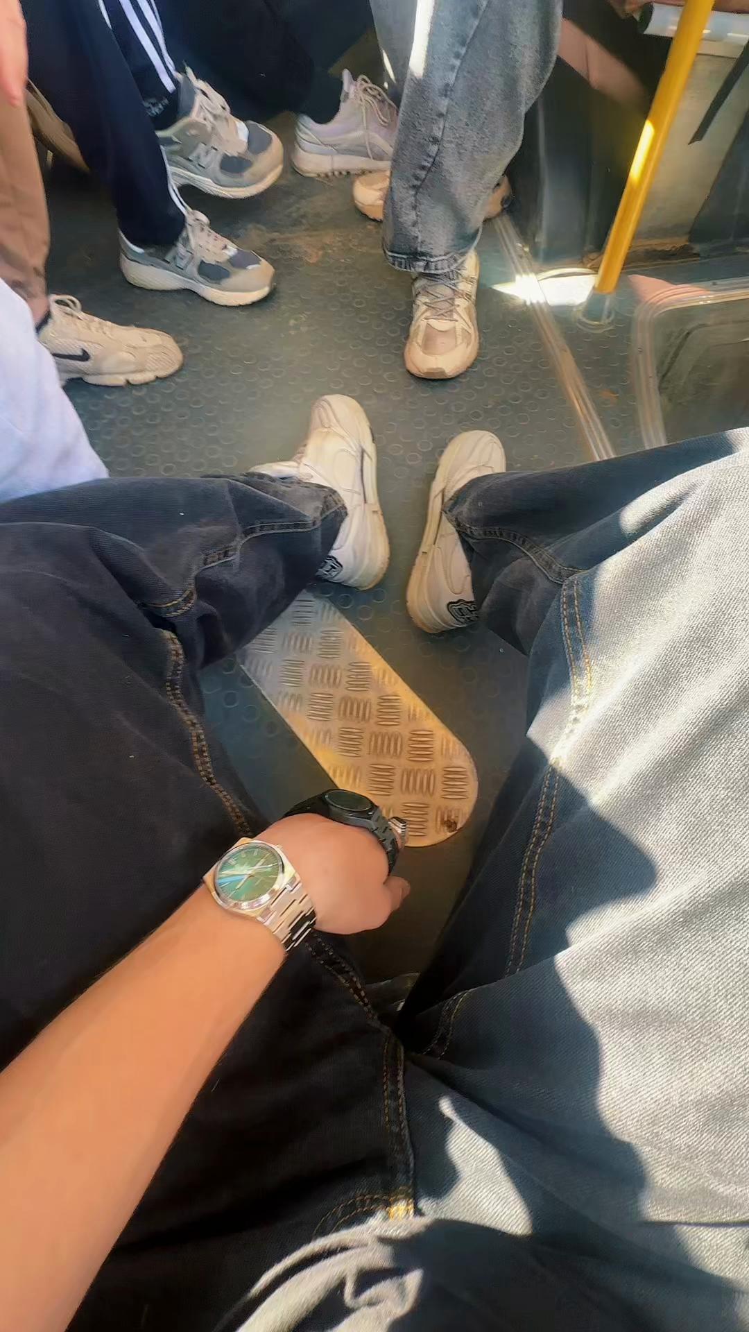@S.R