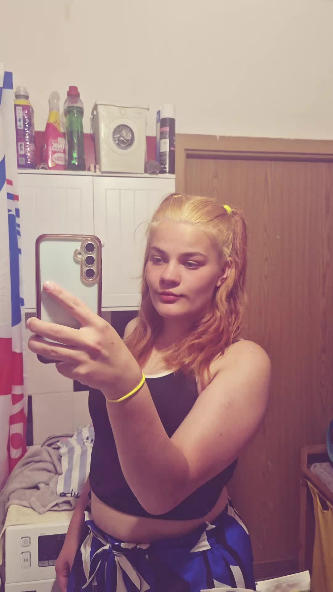 @Anna_rstock_109