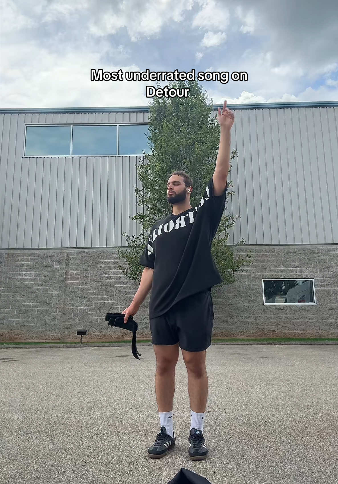 @Mo