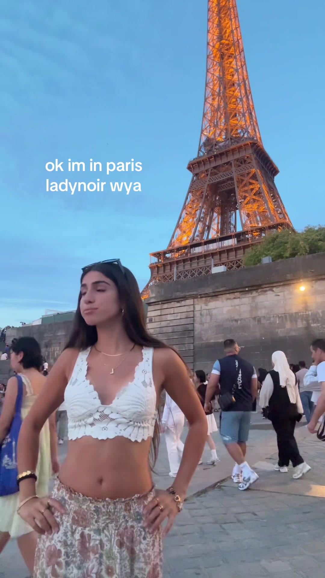 @lour