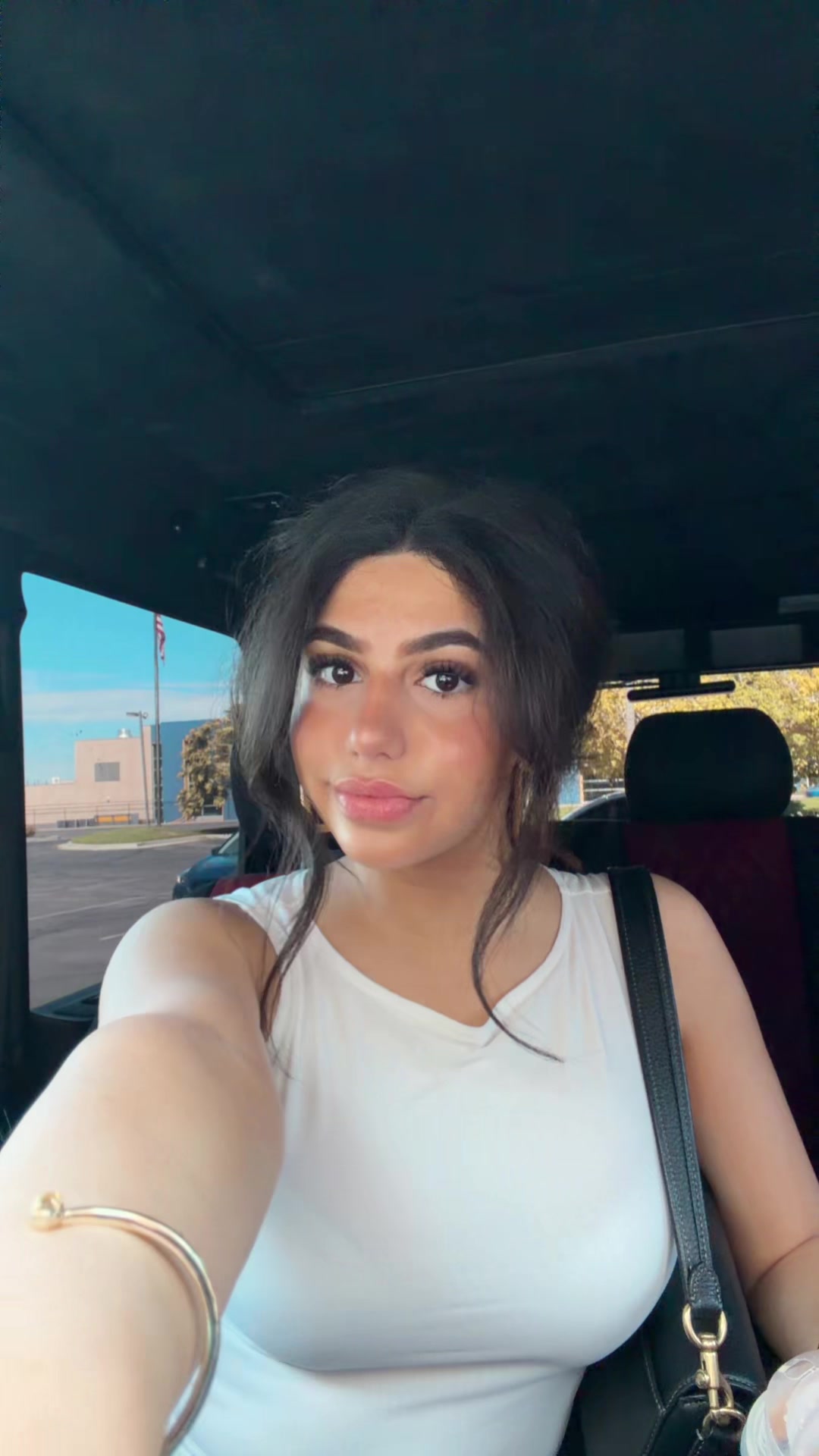 @meryam