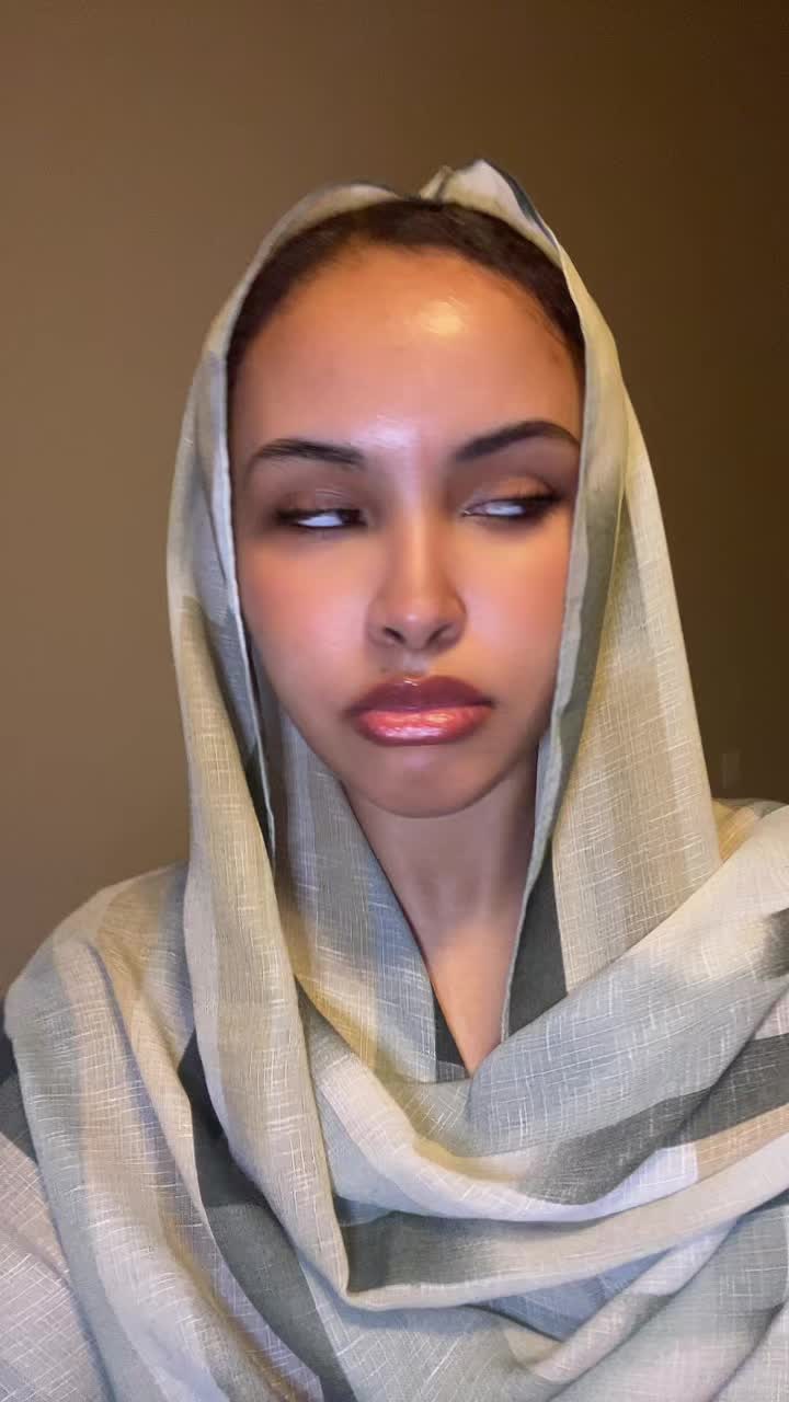 @<3