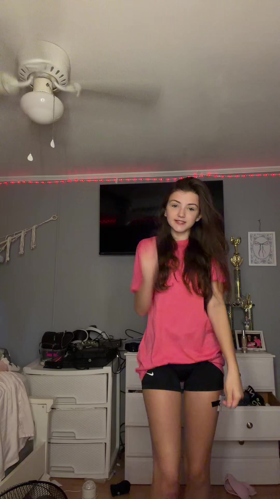 @Ava_dances😛🤘
