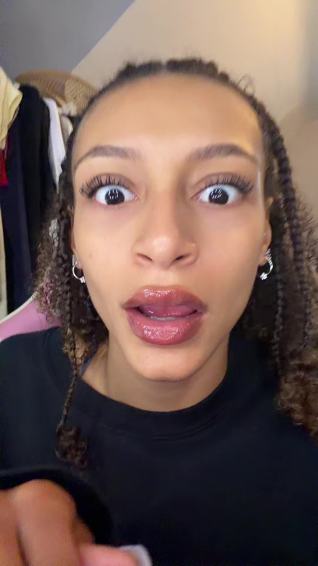 @carleeebaee
