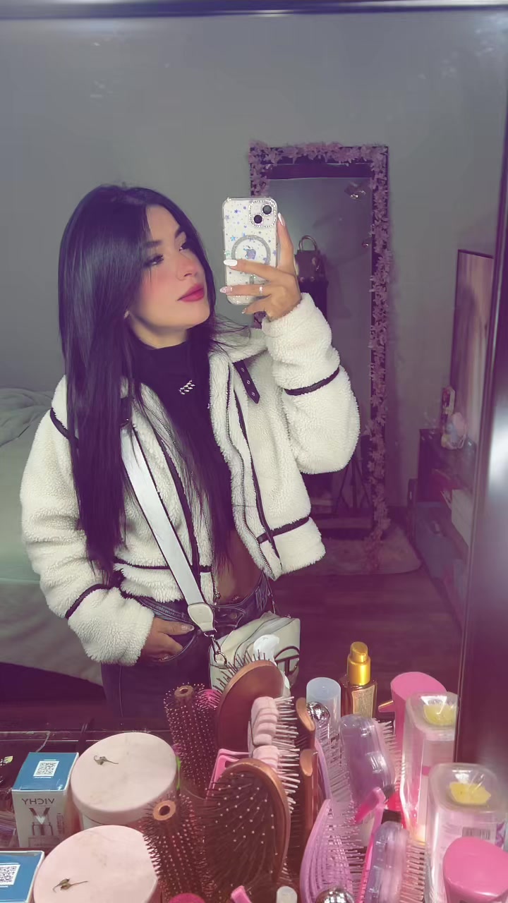 @Laurita Tique