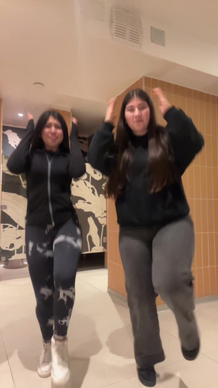 @Emii
