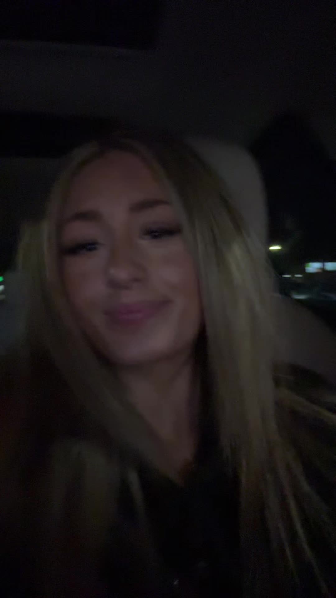 @miaelovecky