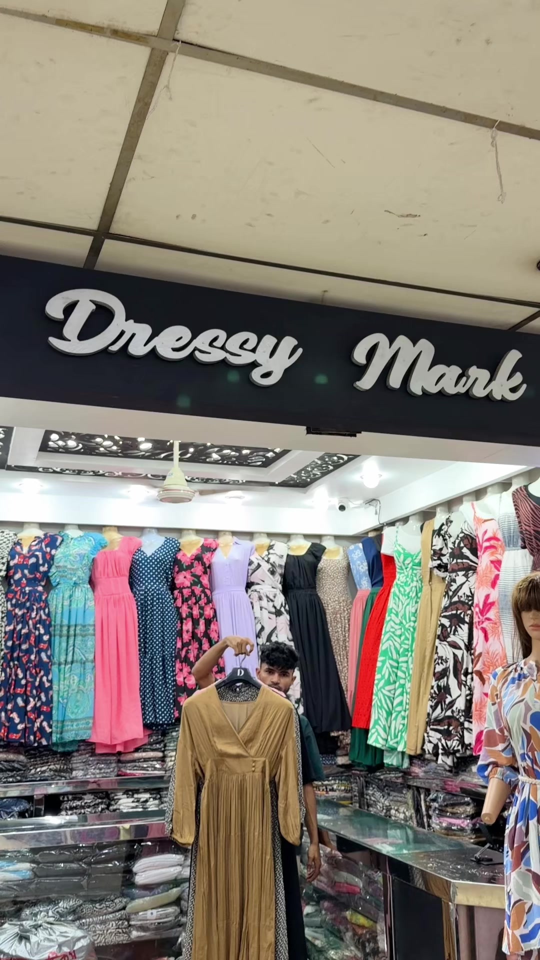 @dressy_mark_249