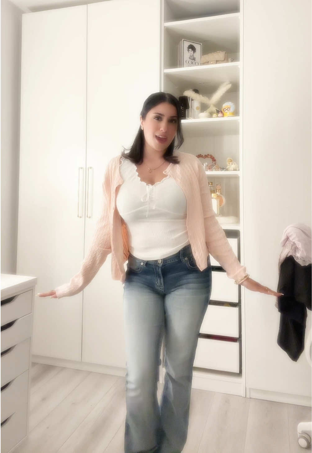 @·༻𐫱༺·