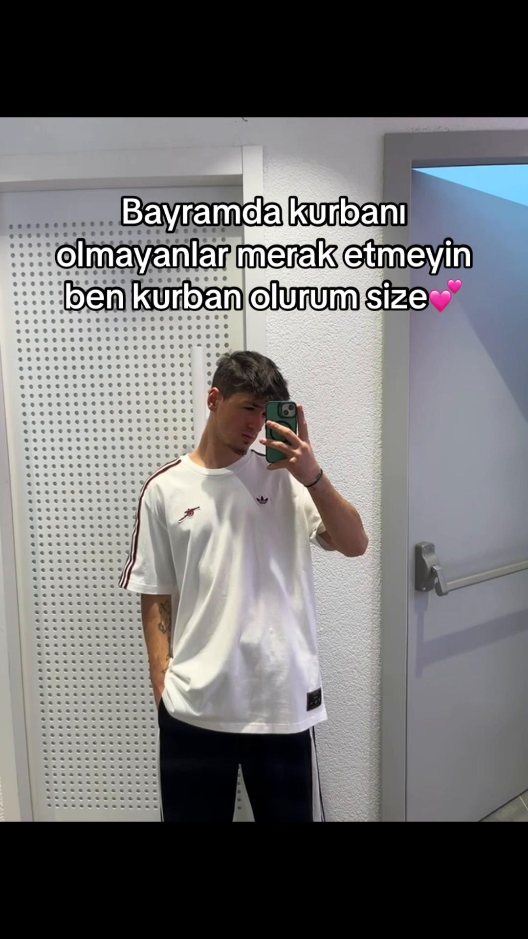 @🦊