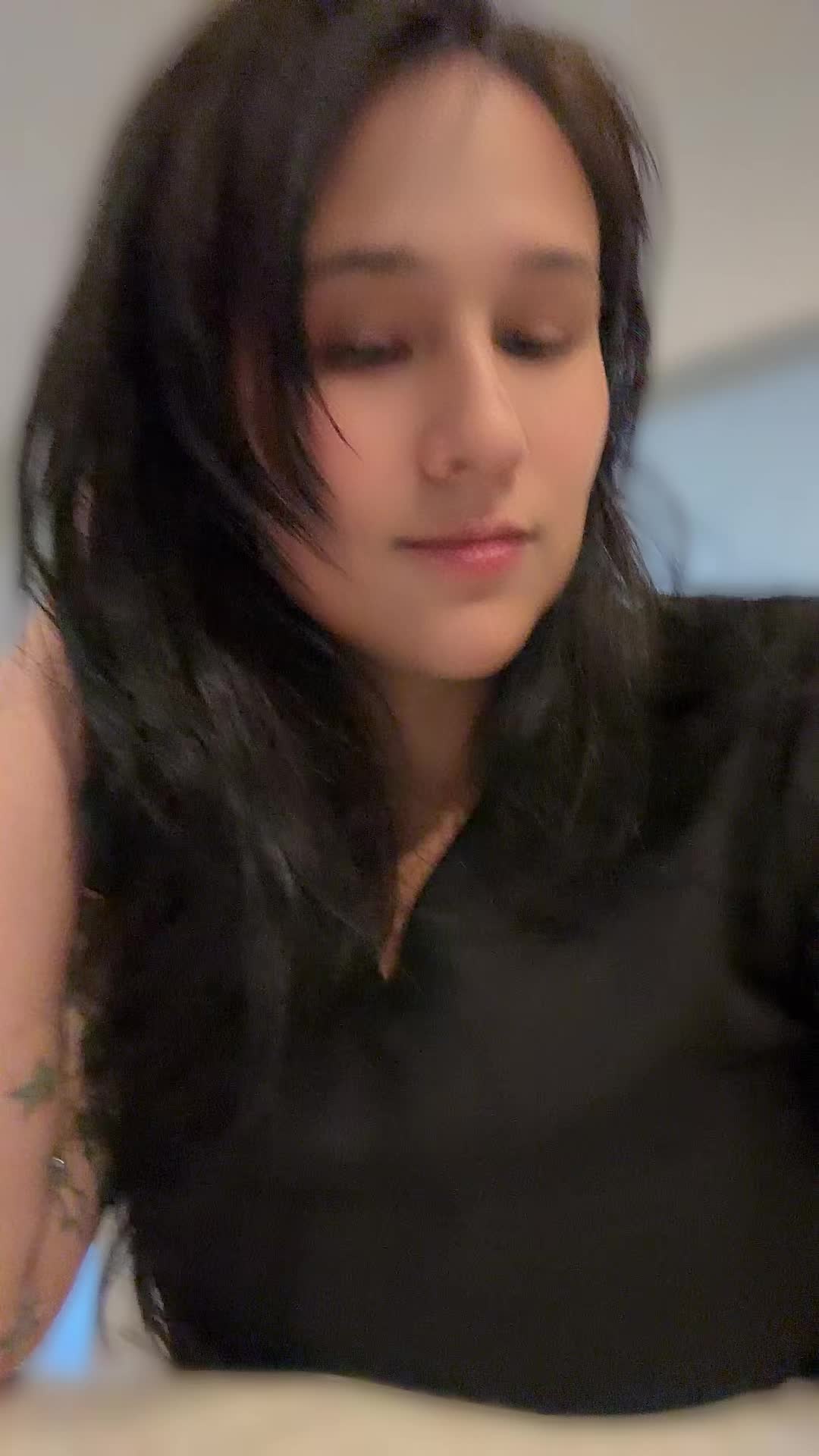 @L_O_V_E_Y 💕