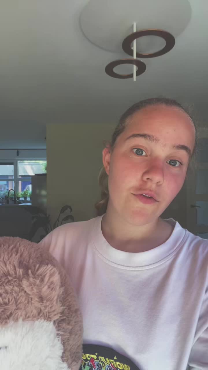 @𝒷𝑜𝒸𝒽𝑒𝓁𝓋𝒶𝓃𝓂𝒶𝓉𝓉