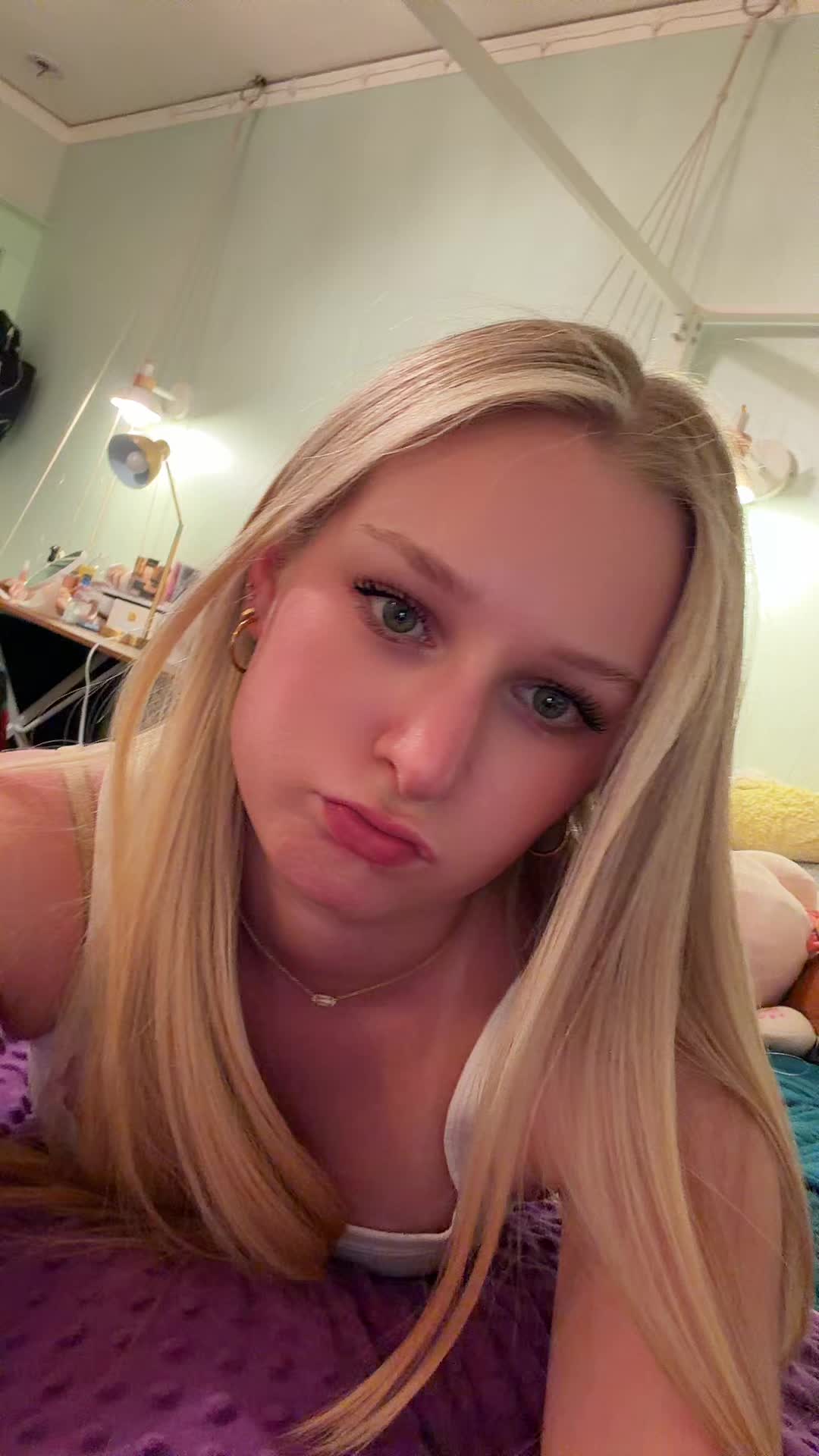 @elise_vitek