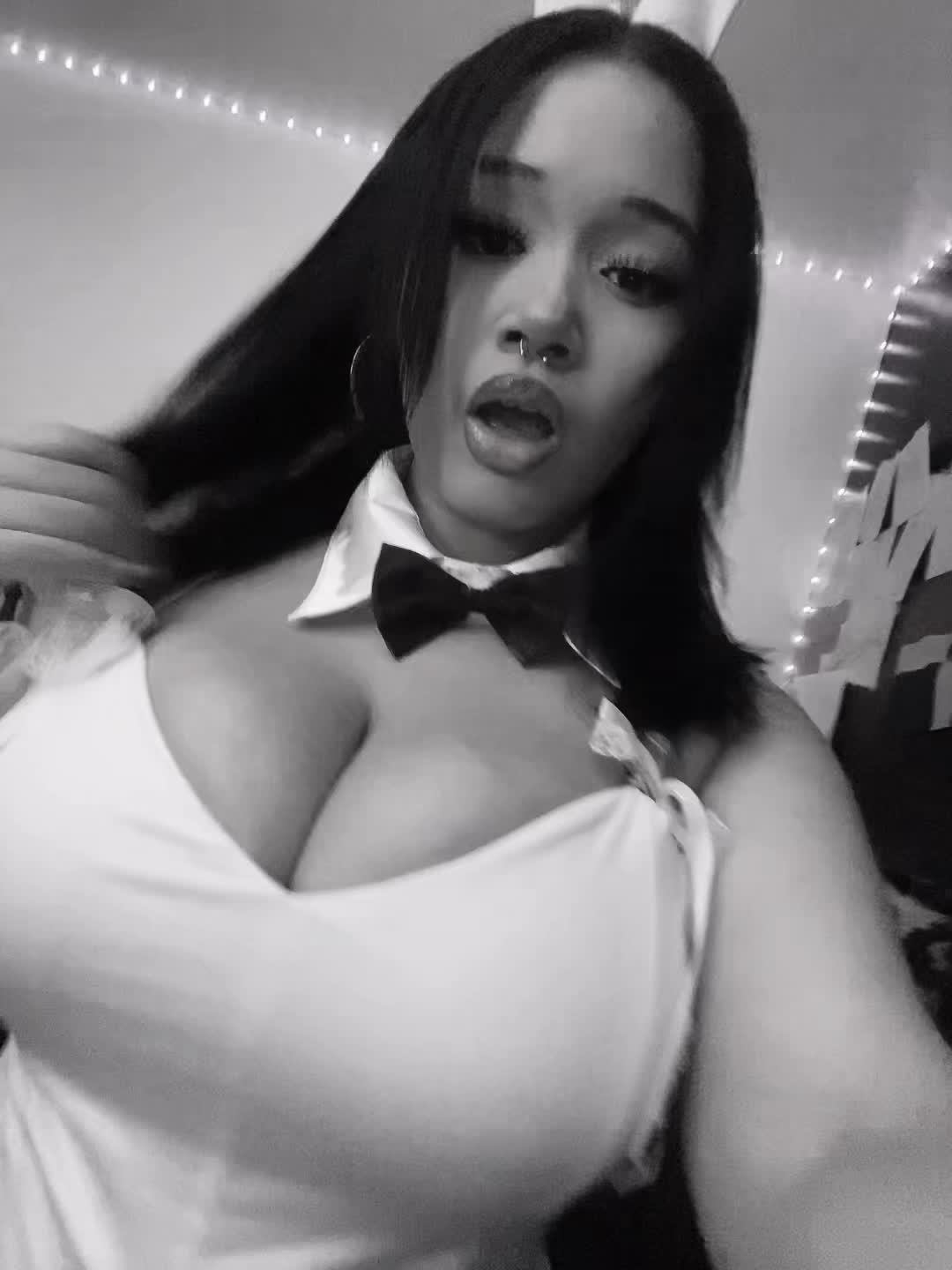 @ꨄ