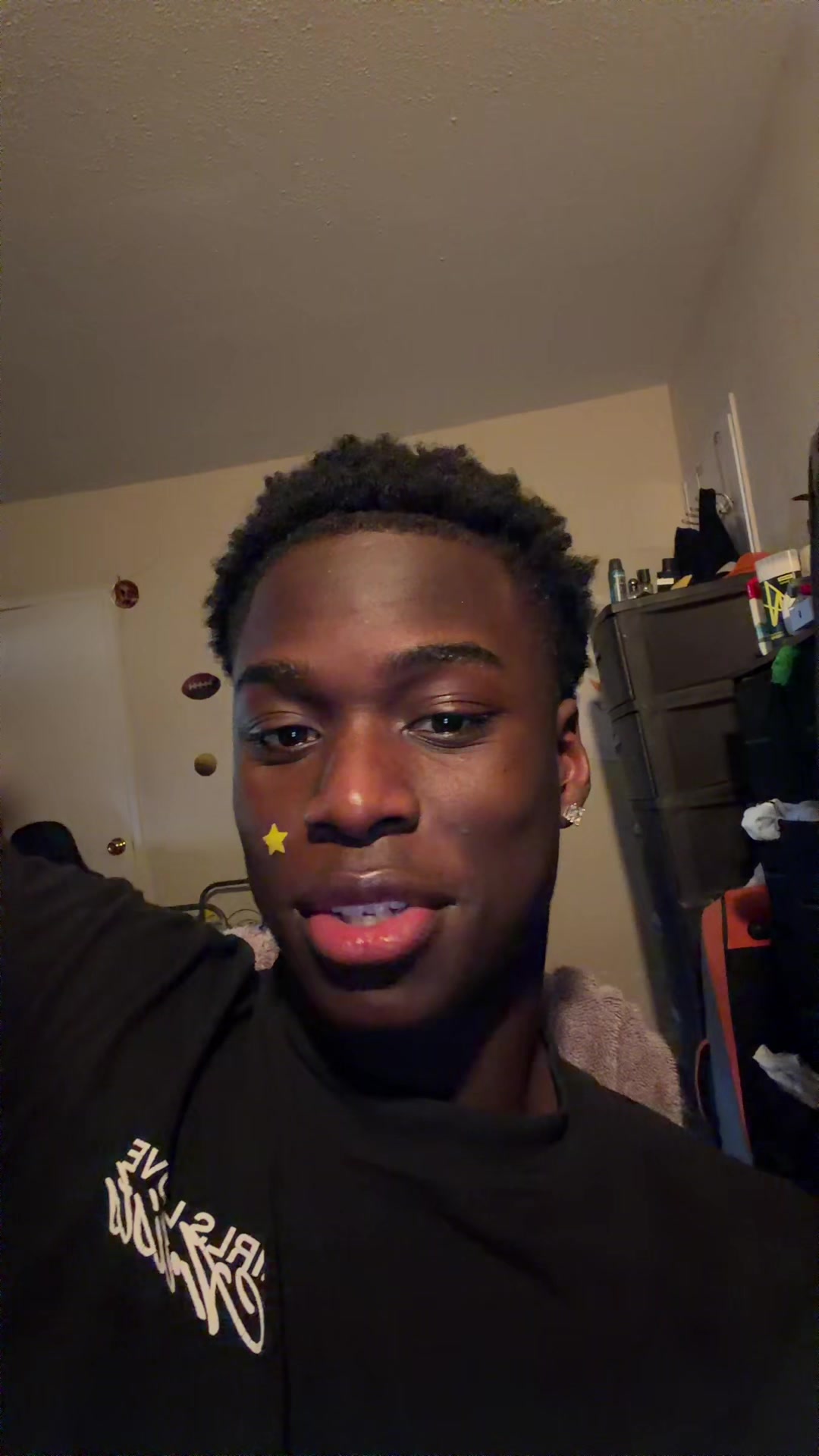 @Dee🌟