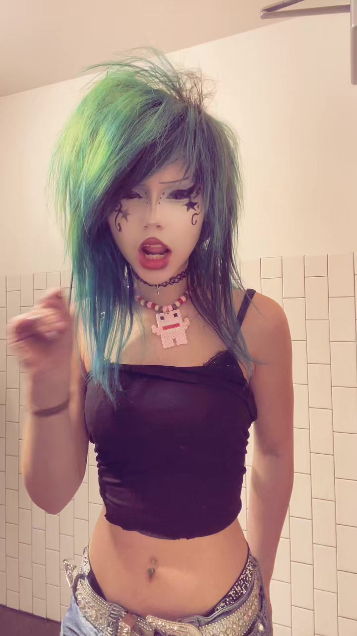 @ella.x.orcizm