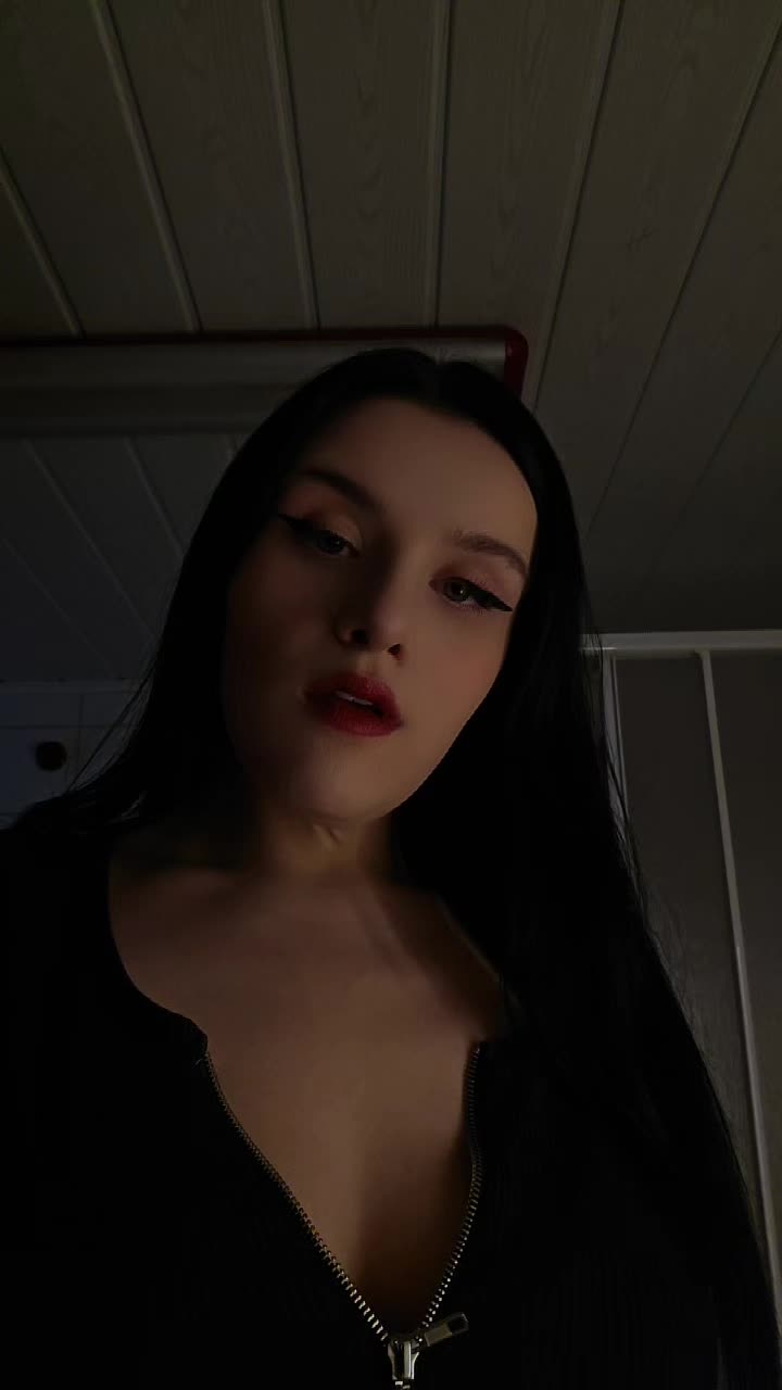 @𝕏𝕩_𝔾𝕠𝕠𝕕𝔾𝕚𝕣𝕝_𝕩𝕏