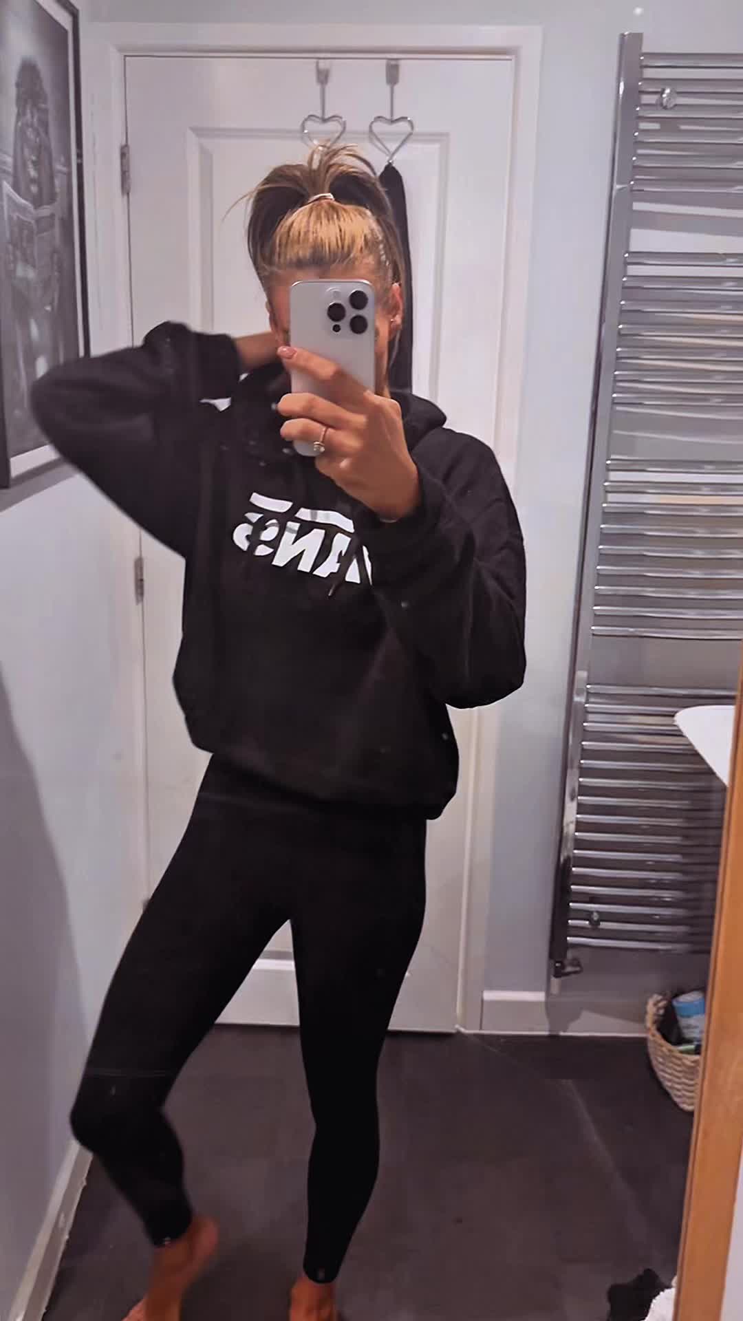 @samthomo89
