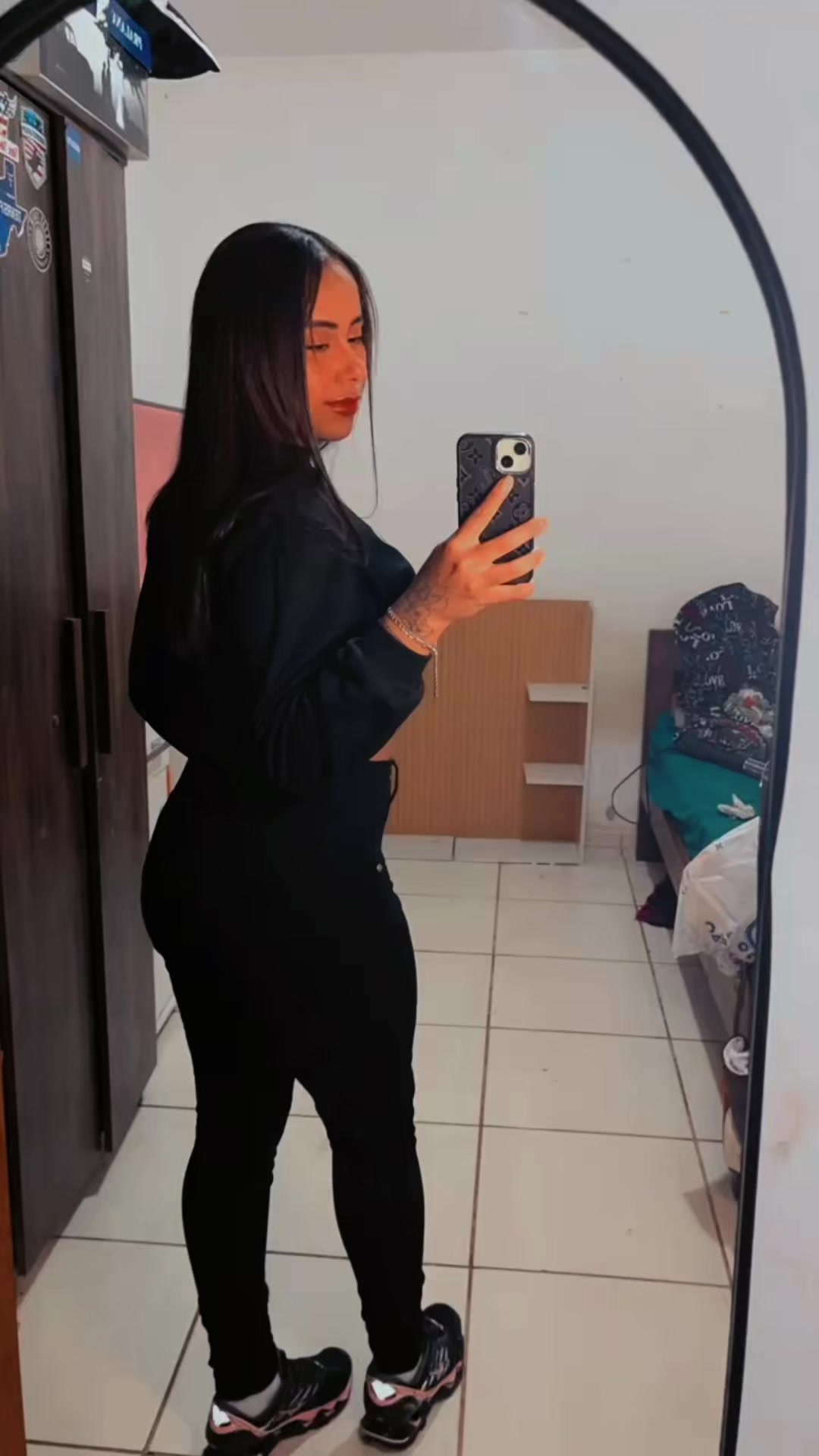 @itsnaraelle