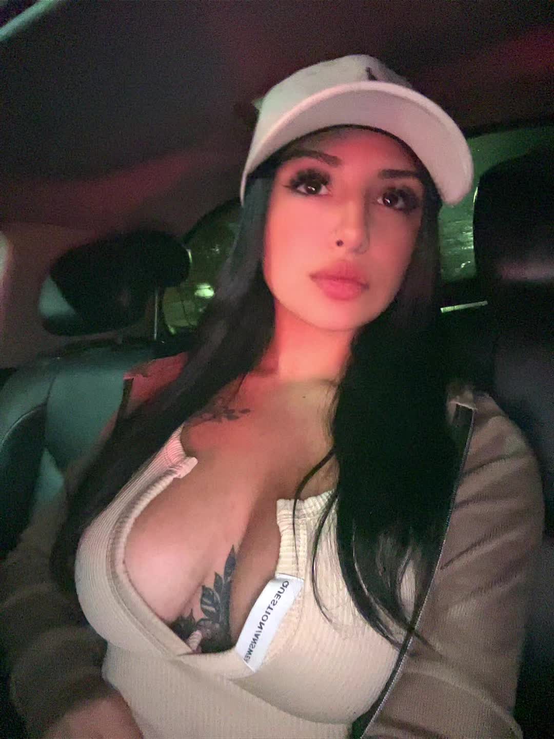 @Zoeegamb_