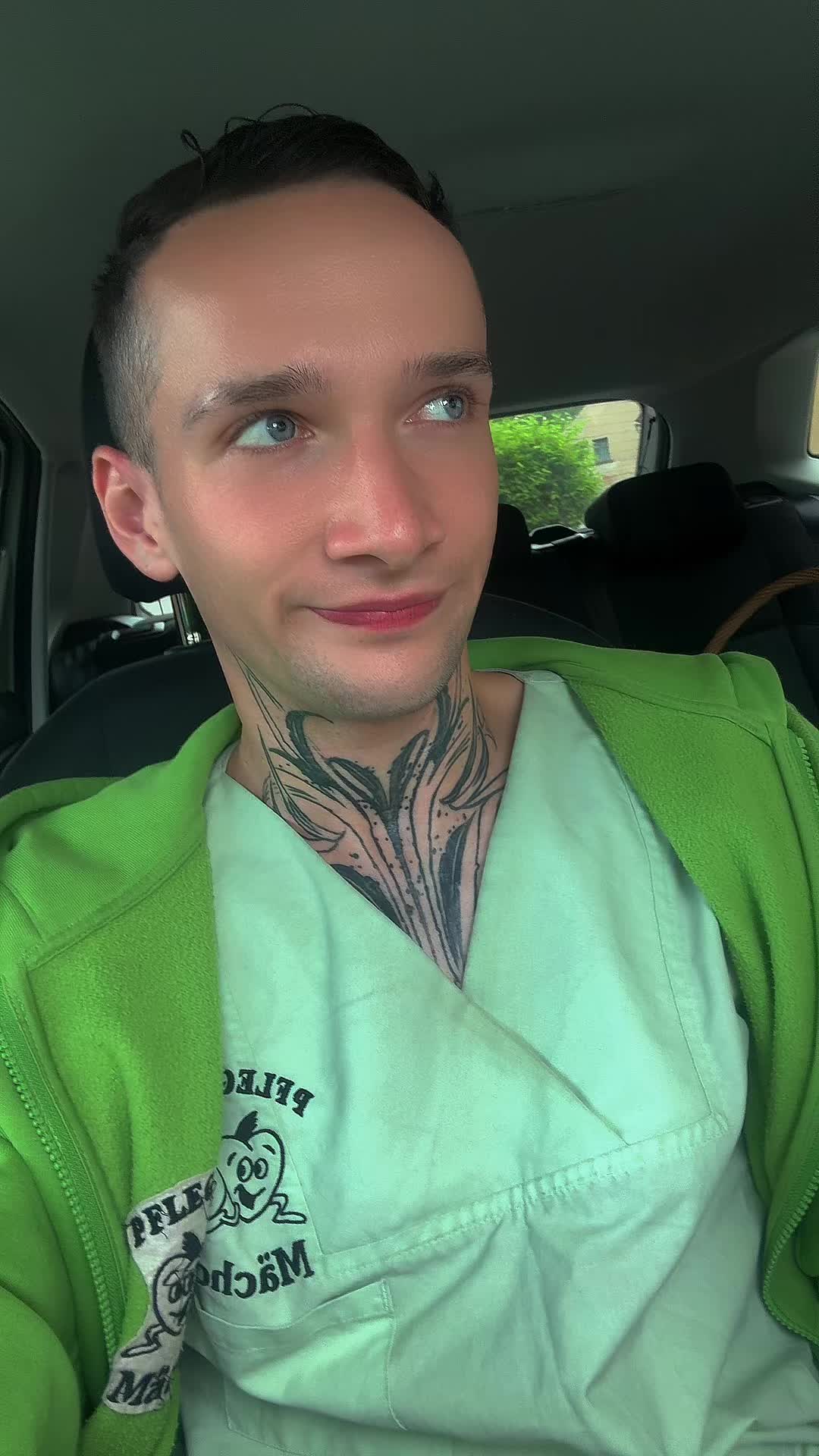 @Itsofficialsimon