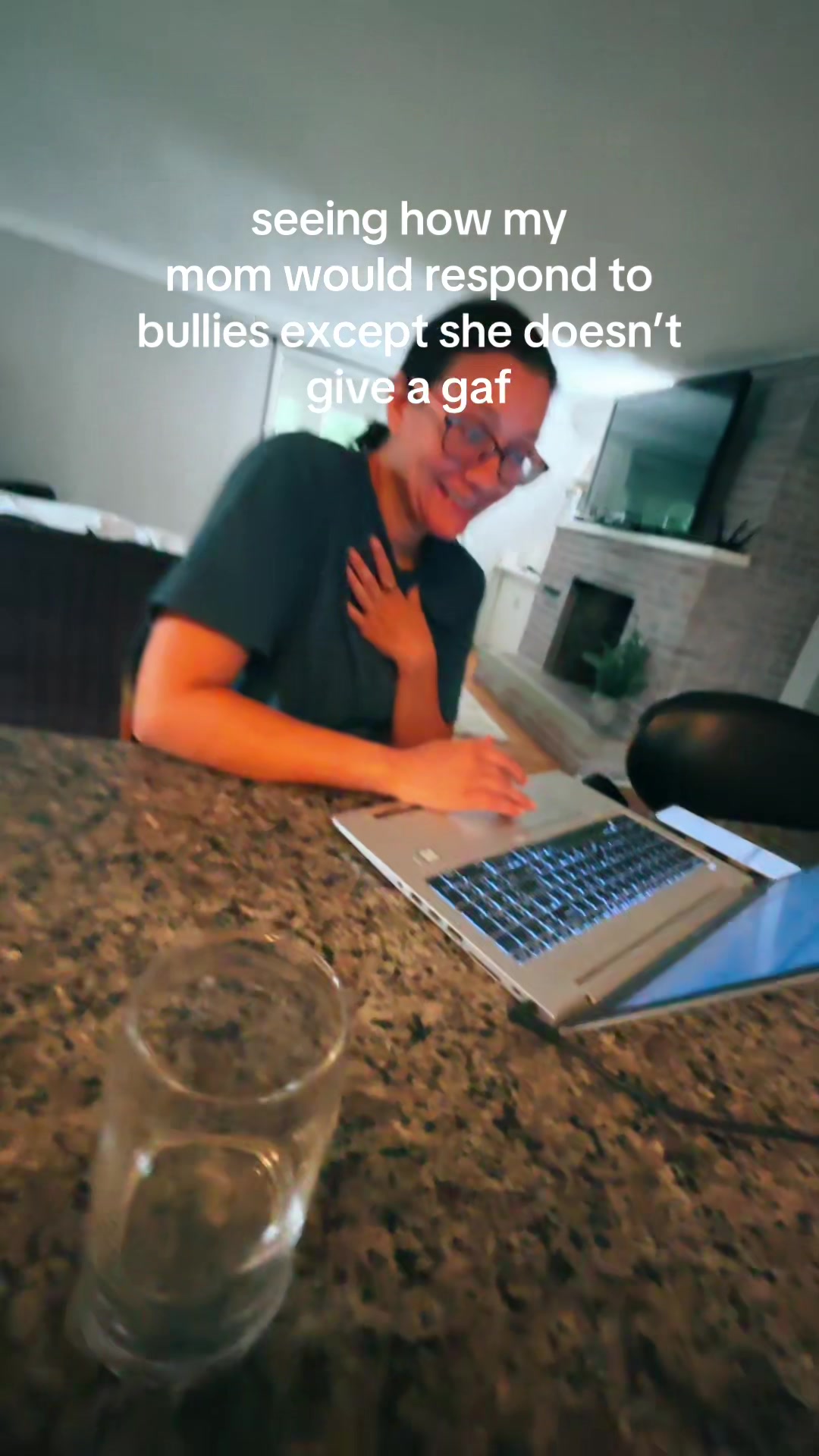 @R Y L A N