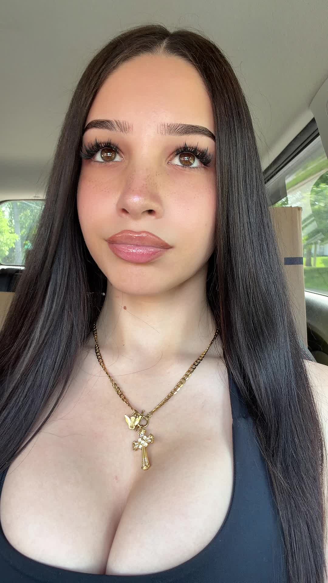 @￼