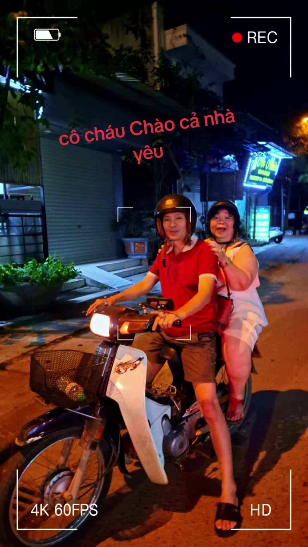 @Bạch yến ho&agrave;ng