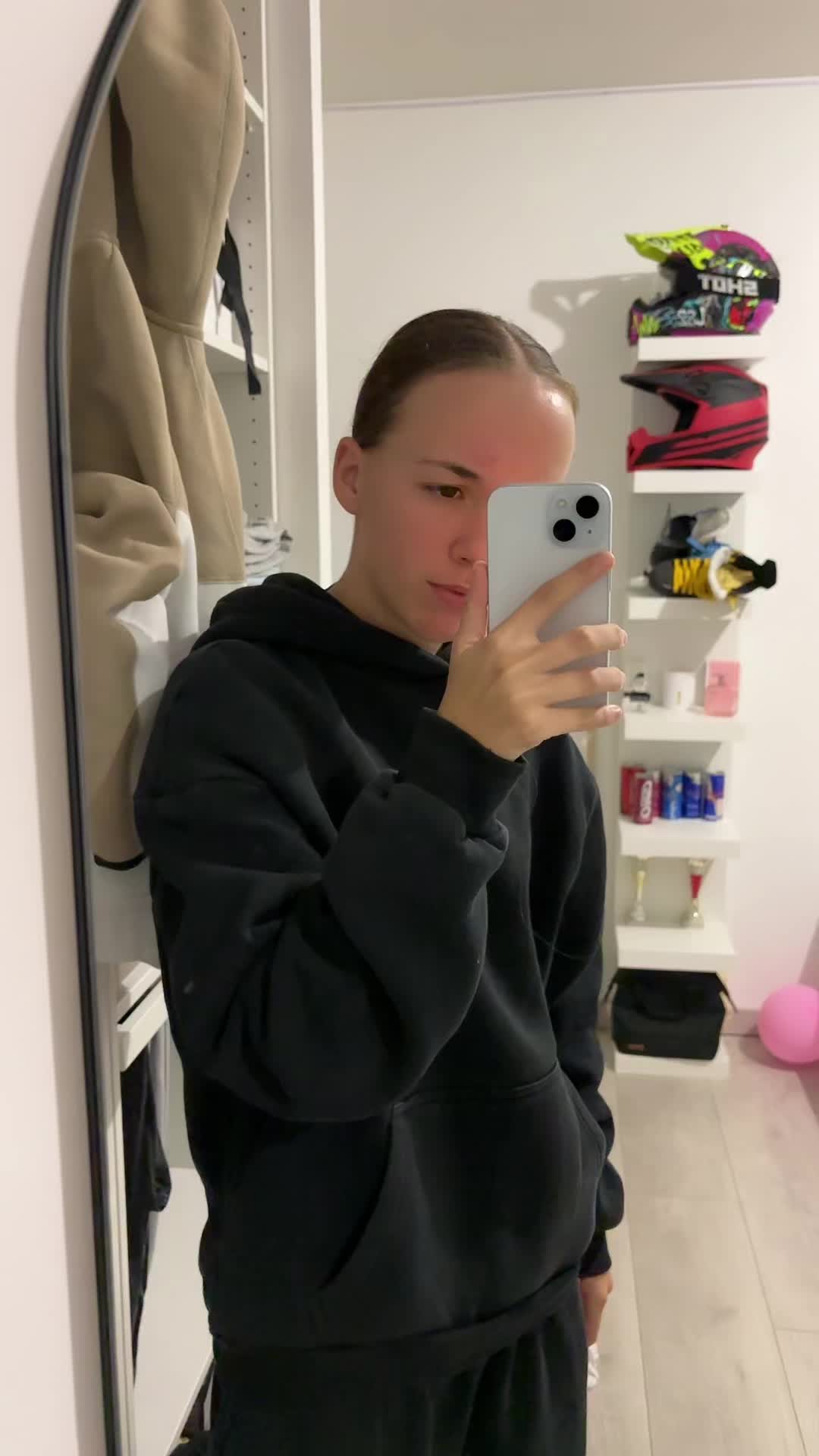 @𝐜𝐥𝟒𝐫𝐚.😶&zwj;🌫️