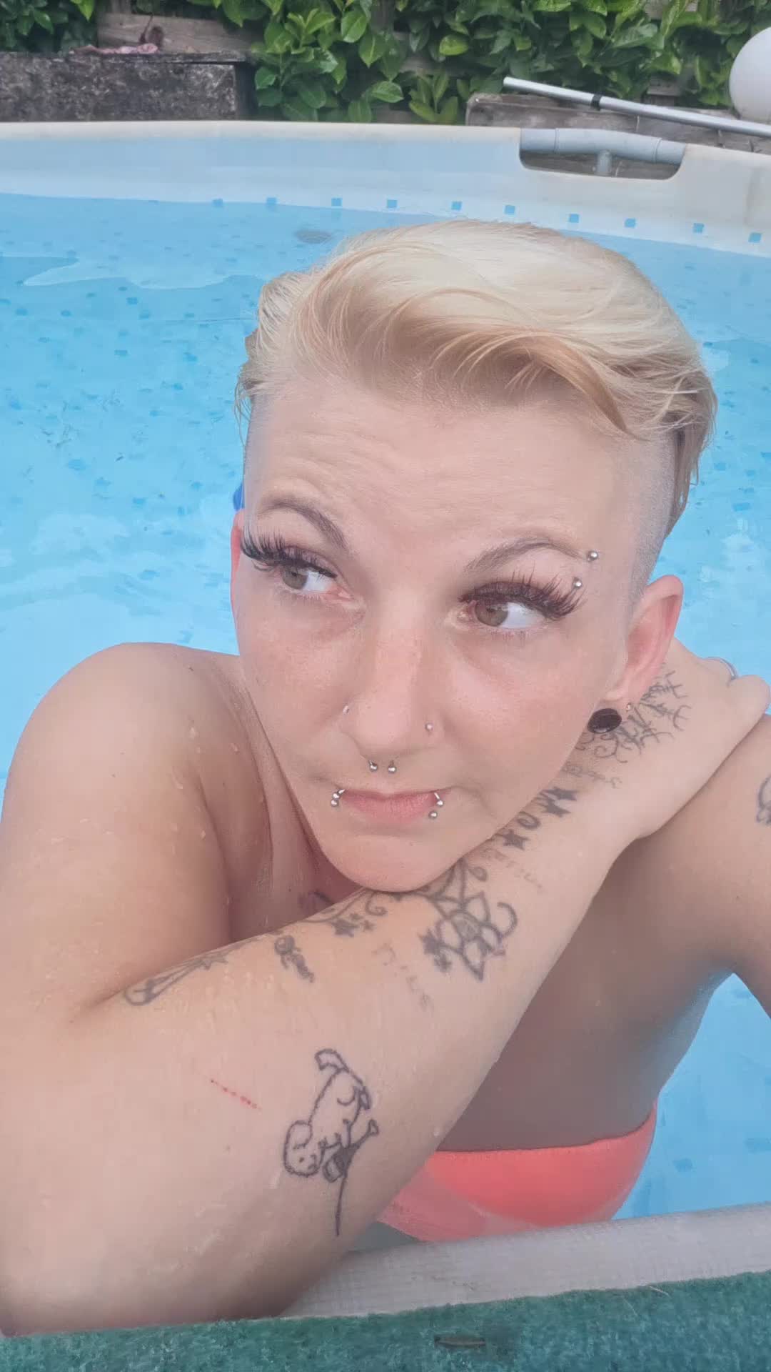 @Trucker Schildmaid Carina