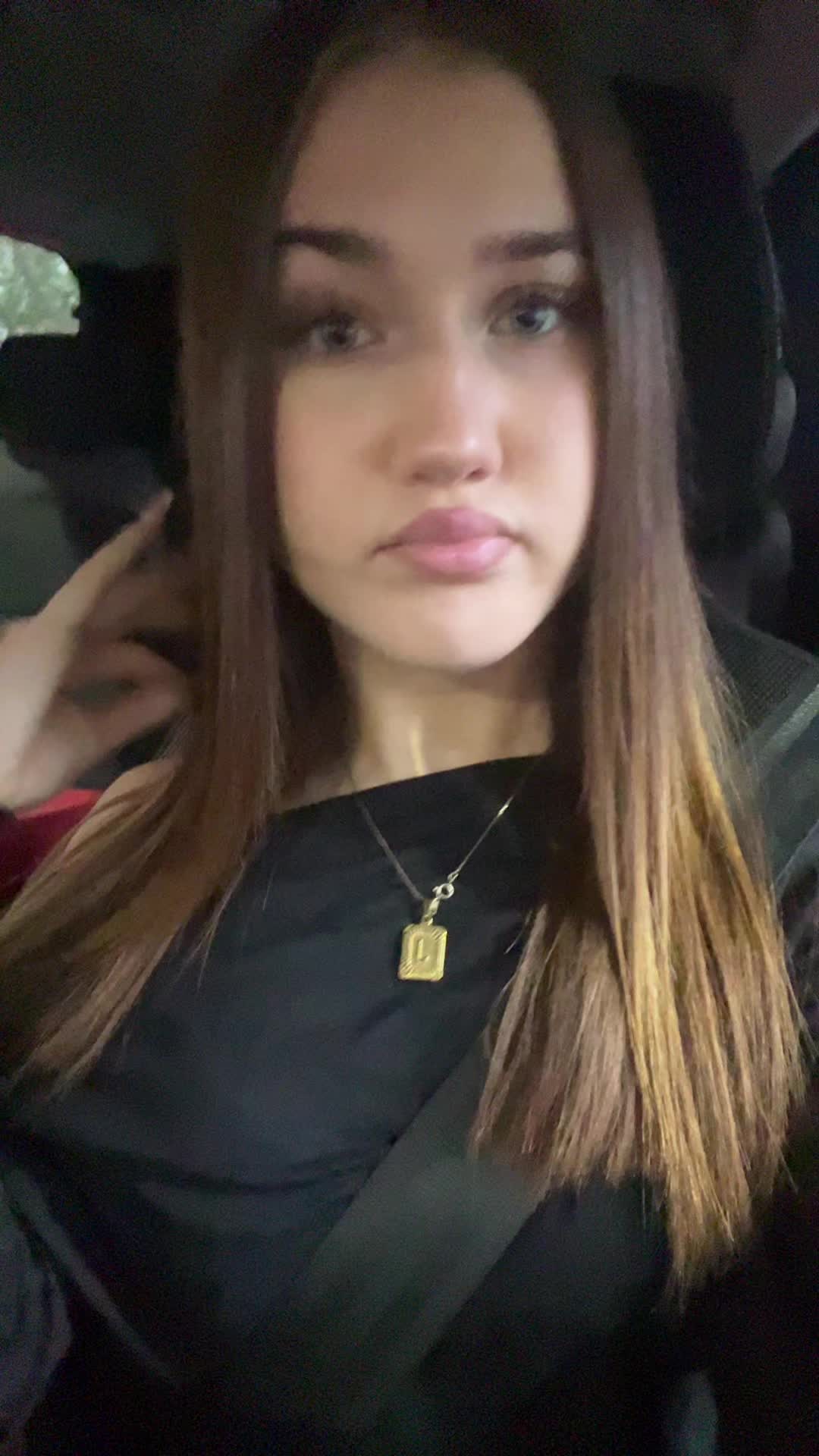 @𝒄𝒉𝒂𝒓𝒍𝒐𝒕𝒕𝒆💘