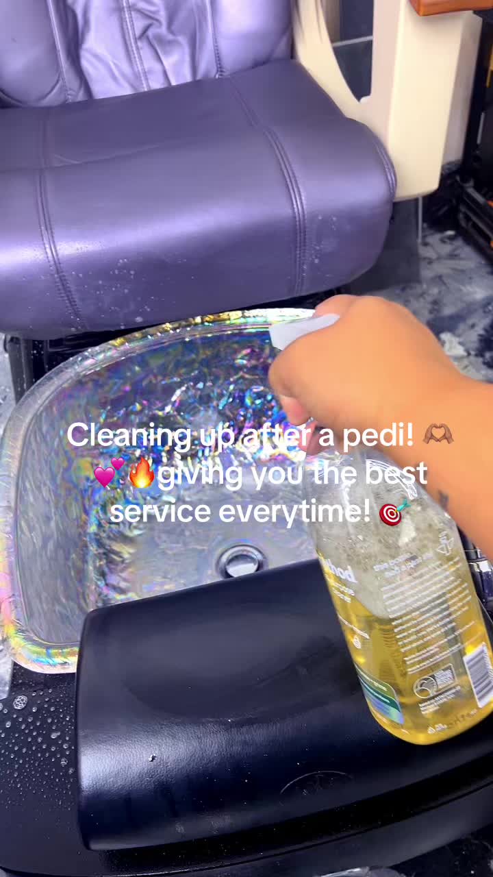 @MiMi 🎨🦋👑🦄