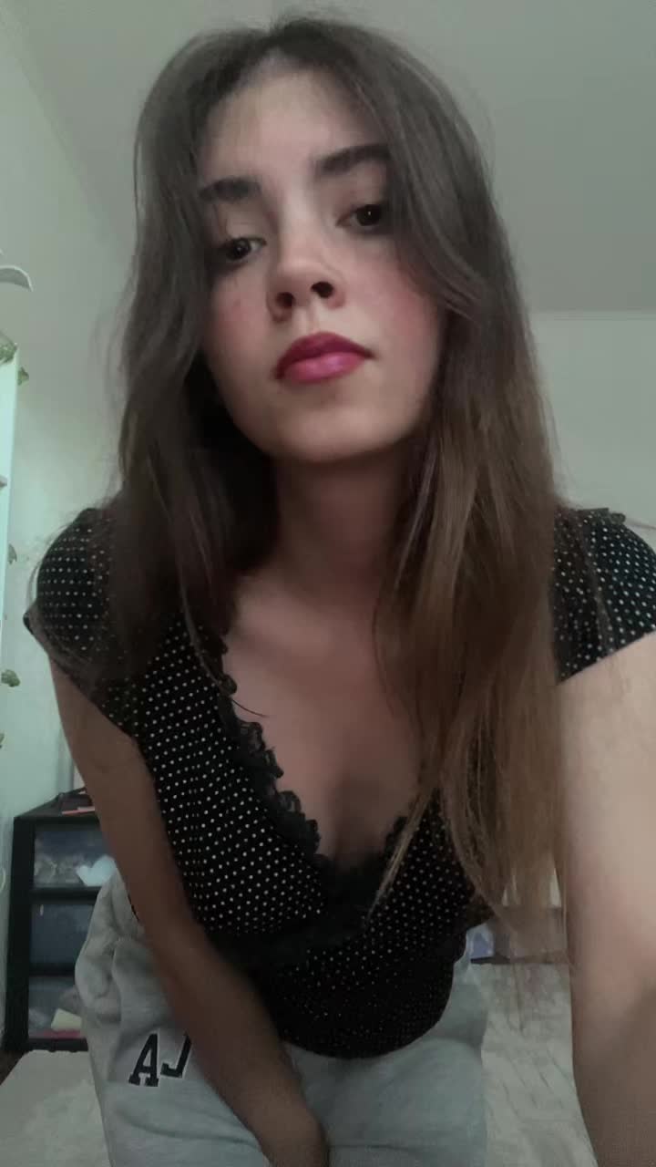 @&bull;ANNA APRILLE &bull;