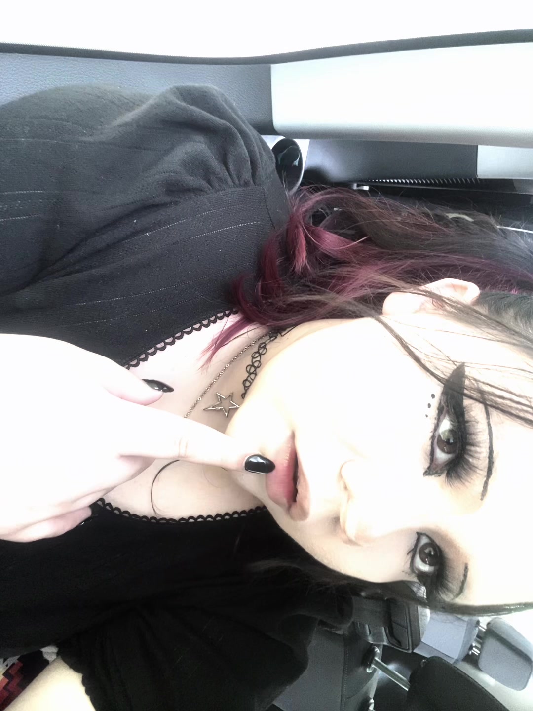 @🕷️Rain🗝️
