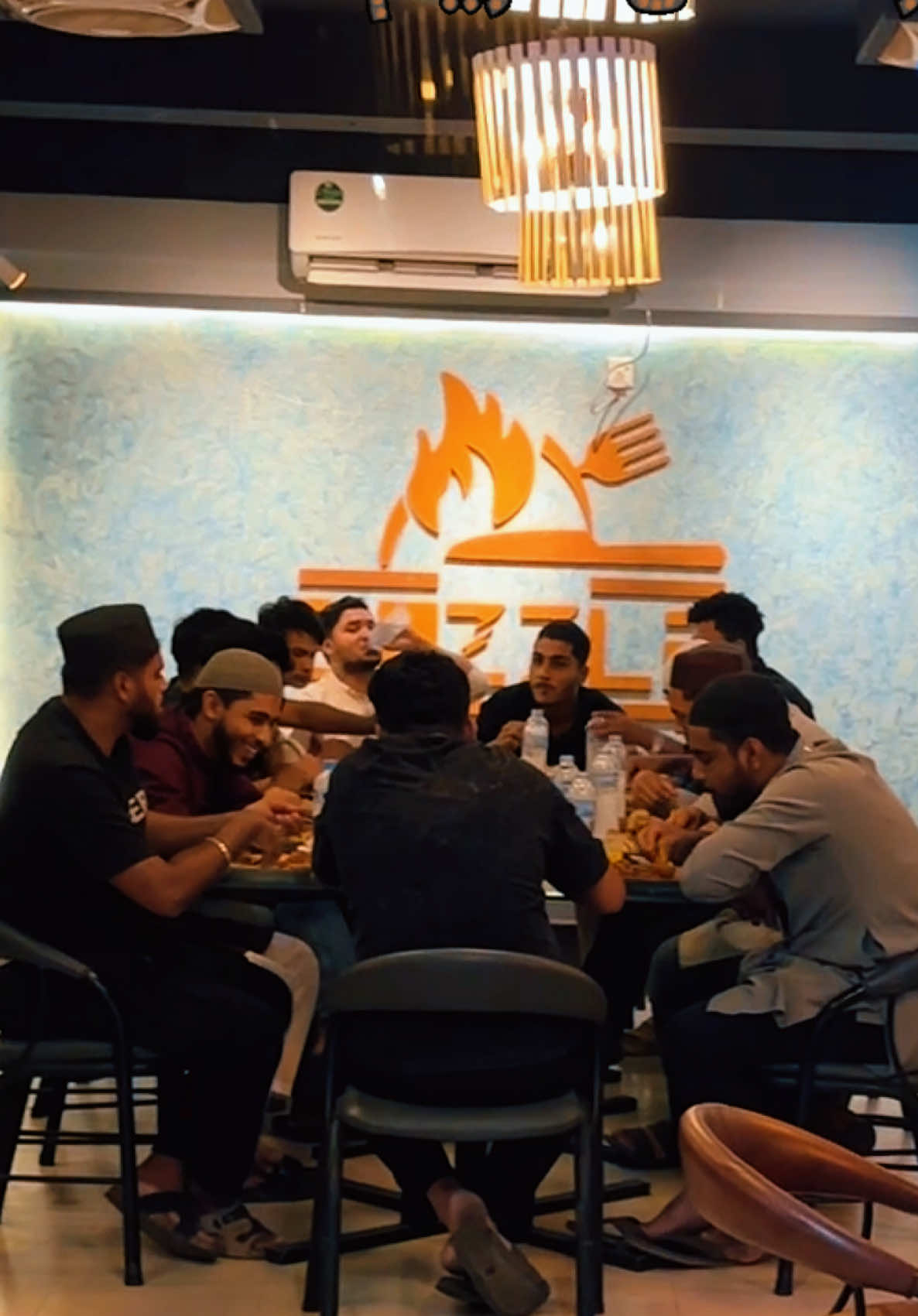 @Dazzle Restaurant