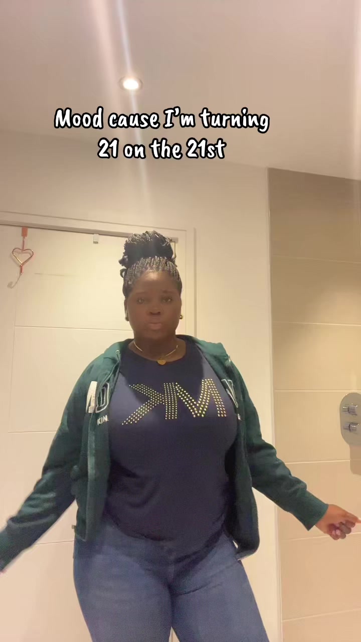 @𝓣𝓱𝓮𝓻𝓮𝓪𝓵𝓜𝓲𝓬𝓱𝓮𝓵𝓵𝓮