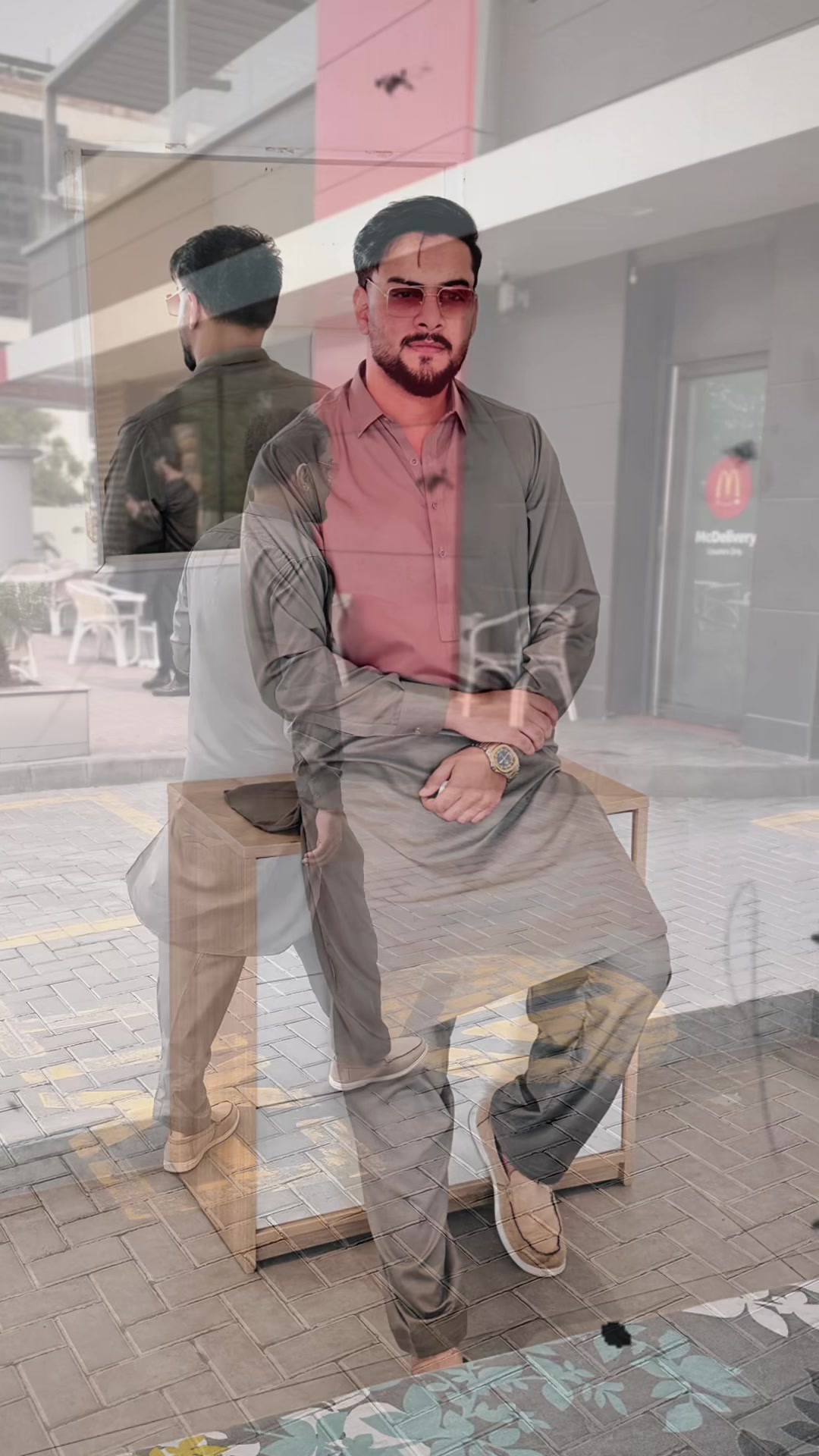 @لاریب خا ن🥀