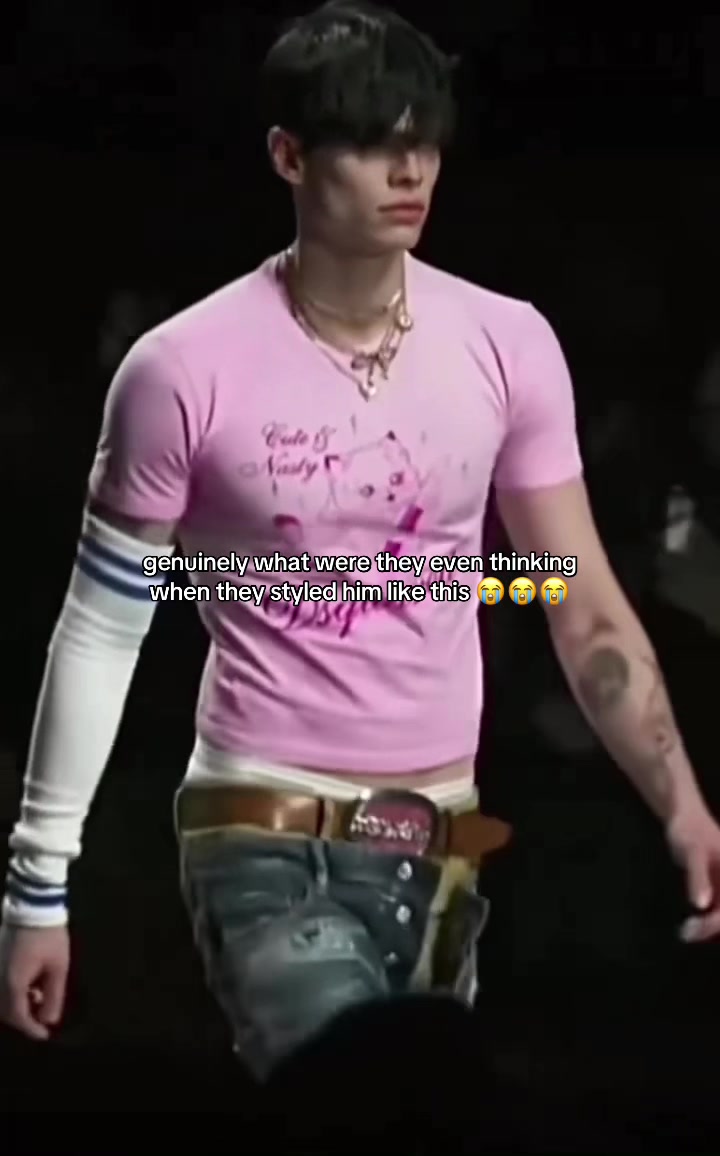 @0fftherunway