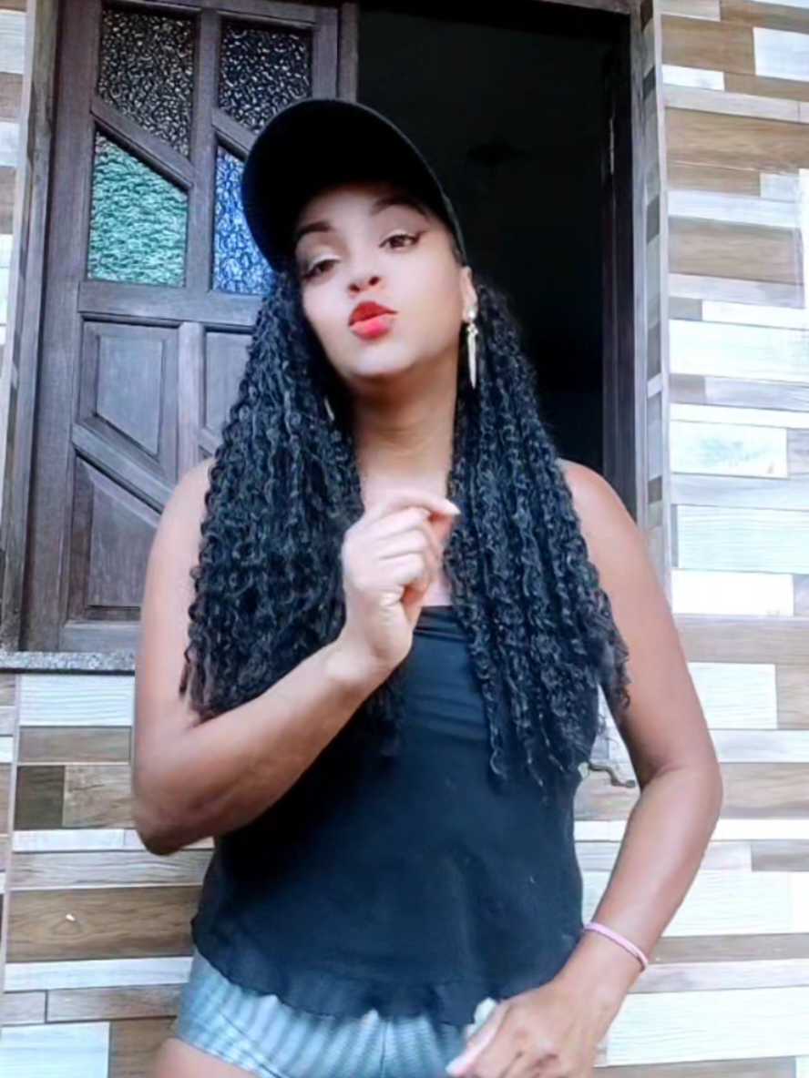 @Lucy a guria do short sexy