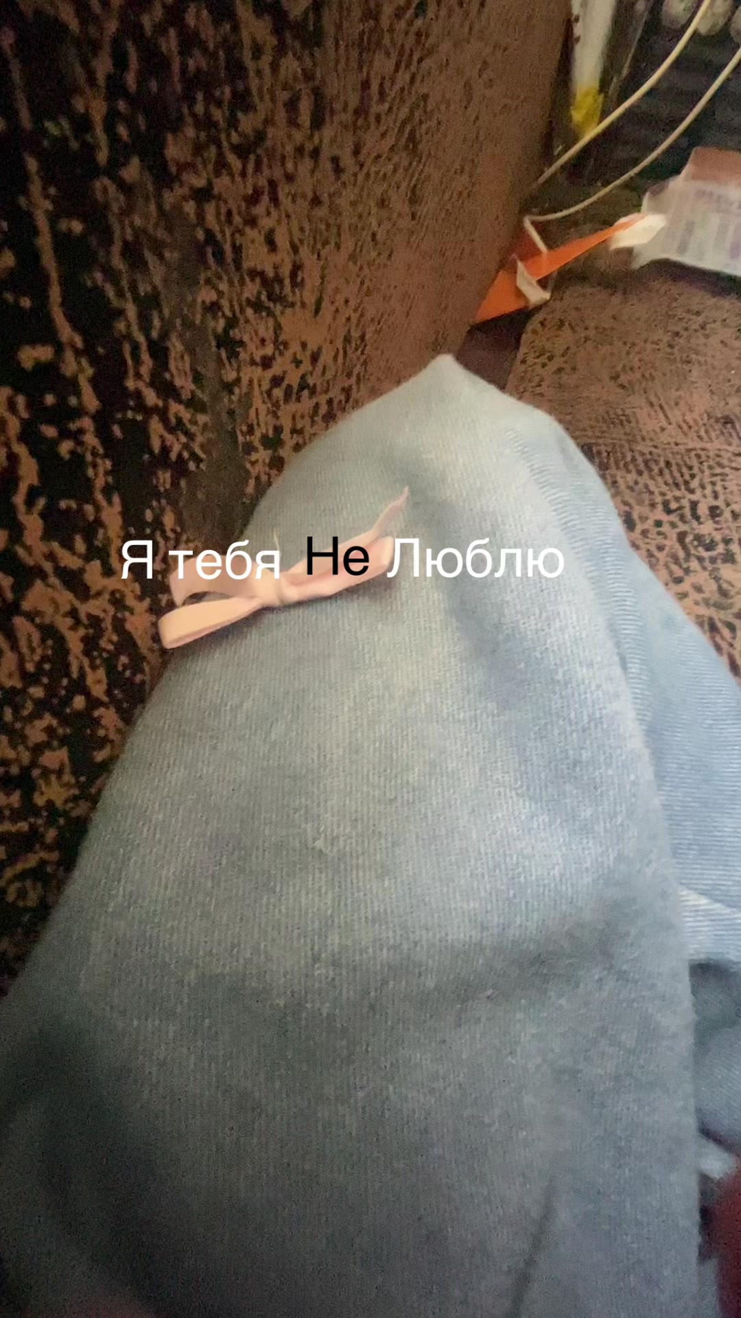 @….