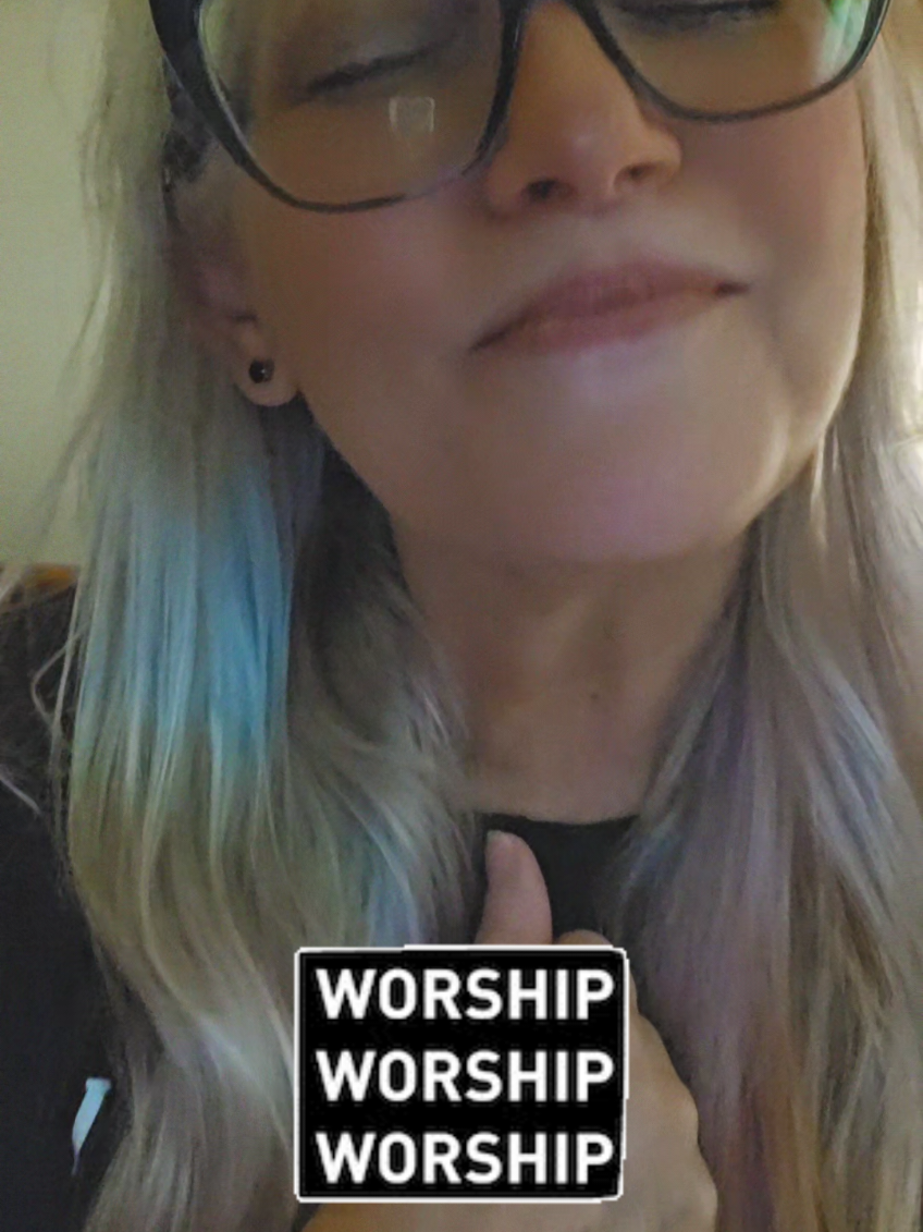 @Vikki_Tkn⬆️My✝️nFllwnJesus