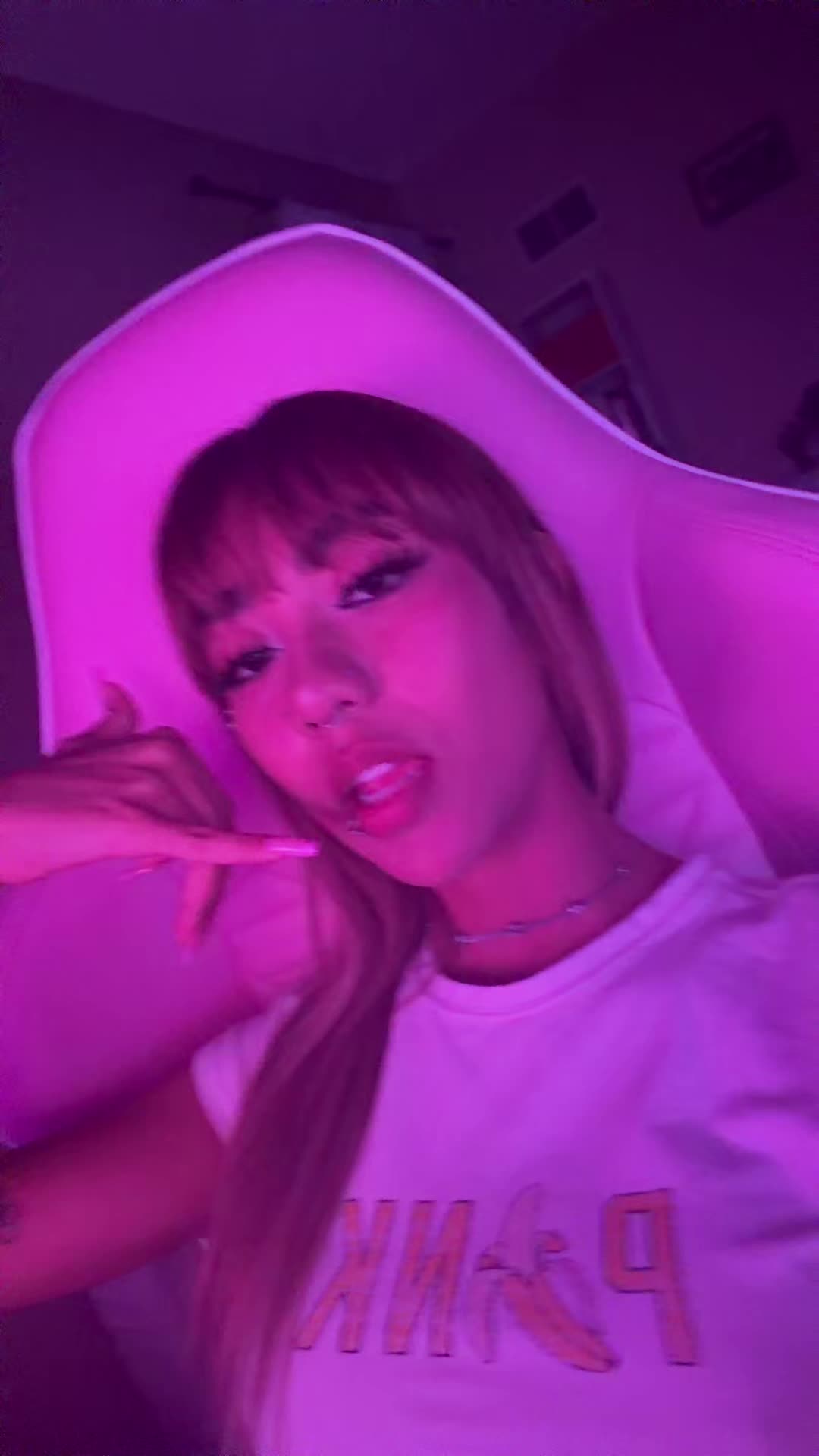 @Angietowers