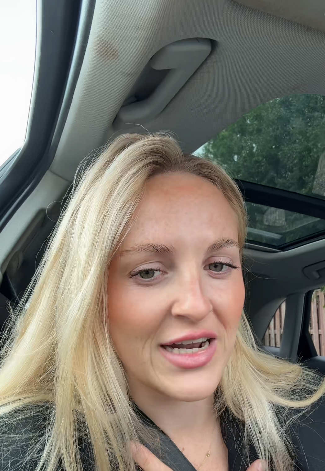 @dumbblondediary