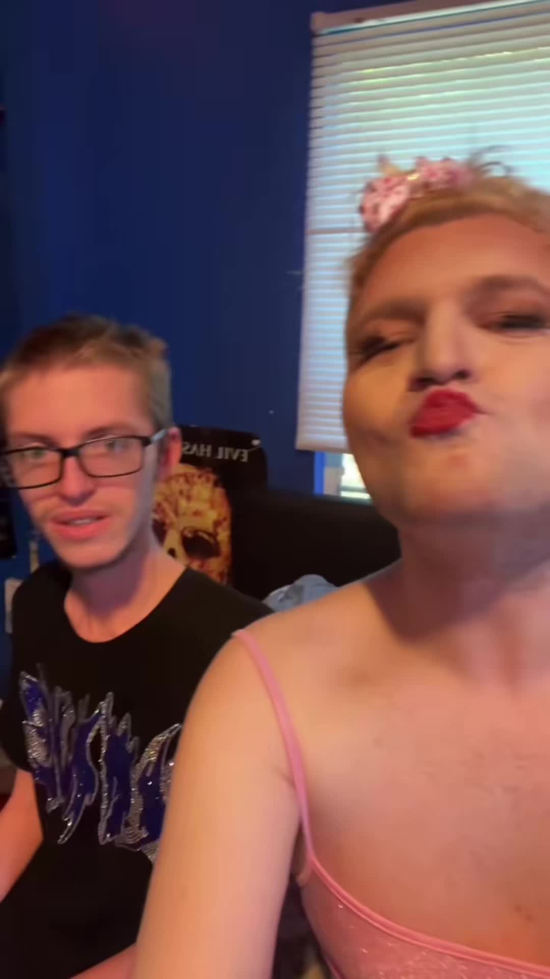@YeSquad