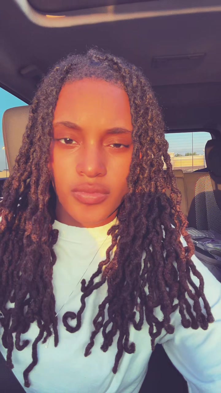 @kay🖤 .