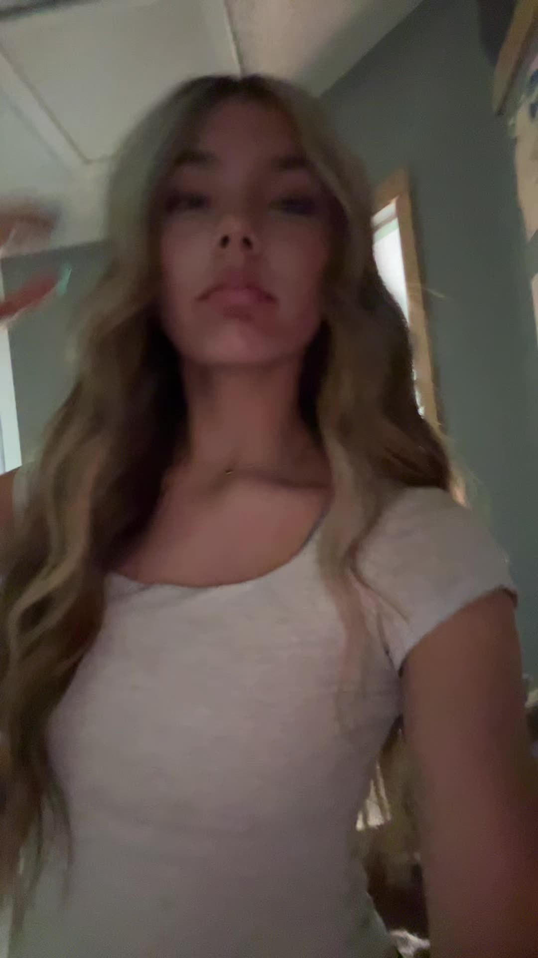 @bella