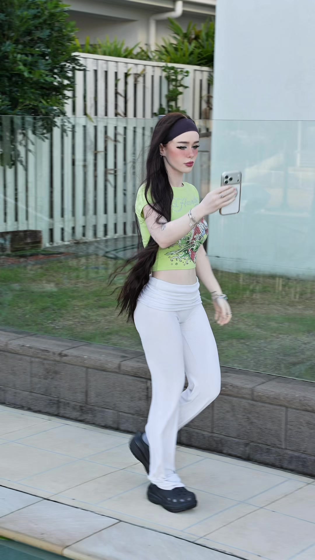 @lara walks